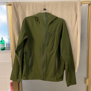 Green Patagonia Rain Shell - Small